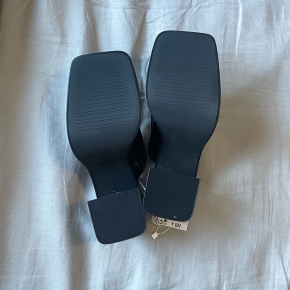 SOLD: NWT Black Pull&Bear Square Toe Heeled Mules Sz 8 - Picture 4 of 6